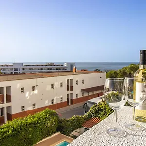 renovated-oasis-ocean-view-1bd-wi-fi-beach-3-min.hotelaalgarve.com/